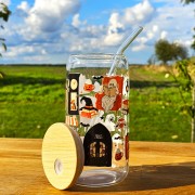 Szklany kubek 550  ml z pokrywką i słomką - Night Library z duszkiem, pomarańczowymi i czarnymi elementami - pocichutku.pl