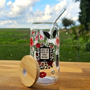 Szklany kubek 550  ml z pokrywką i słomką - kiedy umrę usuń moją bibliotekę z czytnika  - pocichutku.pl