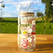Szklany kubek 550  ml z pokrywką i słomką - mój TBR rośnie szybciej niż pieniądze na moim koncie - GĄSKI - pocichutku.pl