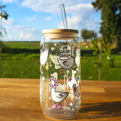 Szklany kubek 550  ml z pokrywką i słomką - zabawne gąski - pocichutku.pl