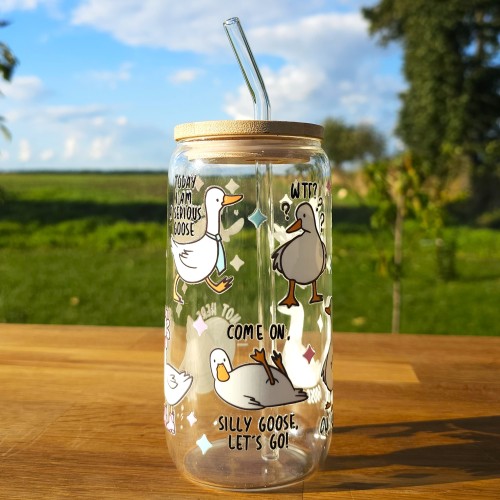 Szklany kubek 550  ml z pokrywką i słomką - zabawne gąski - pocichutku.pl
