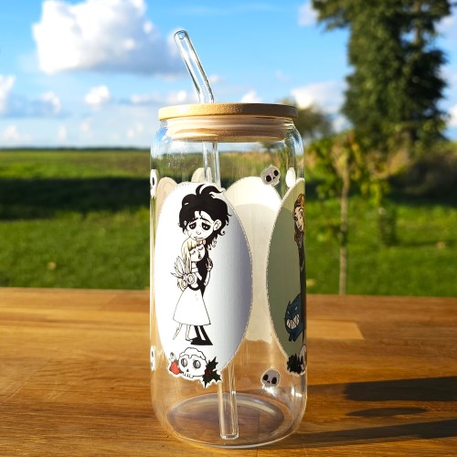 Szklany kubek 550  ml z pokrywką i słomką - inspirowany filmami Tima Burtona - pocichutku.pl