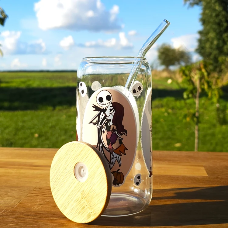 Szklany kubek 550  ml z pokrywką i słomką - inspirowany filmami Tima Burtona - pocichutku.pl