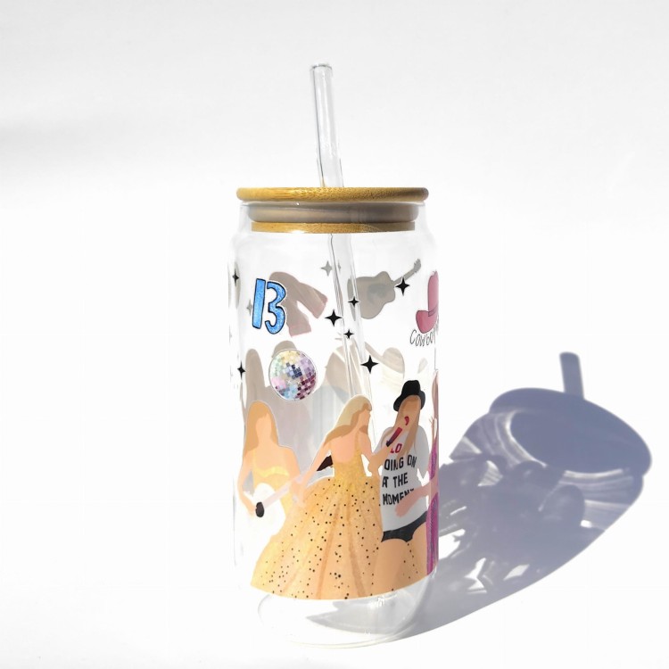 Szklanka 550 ml z bambusową pokrywką i słomką - inspirowany Taylor Swift koncertem eras tour - pocichutku.pl